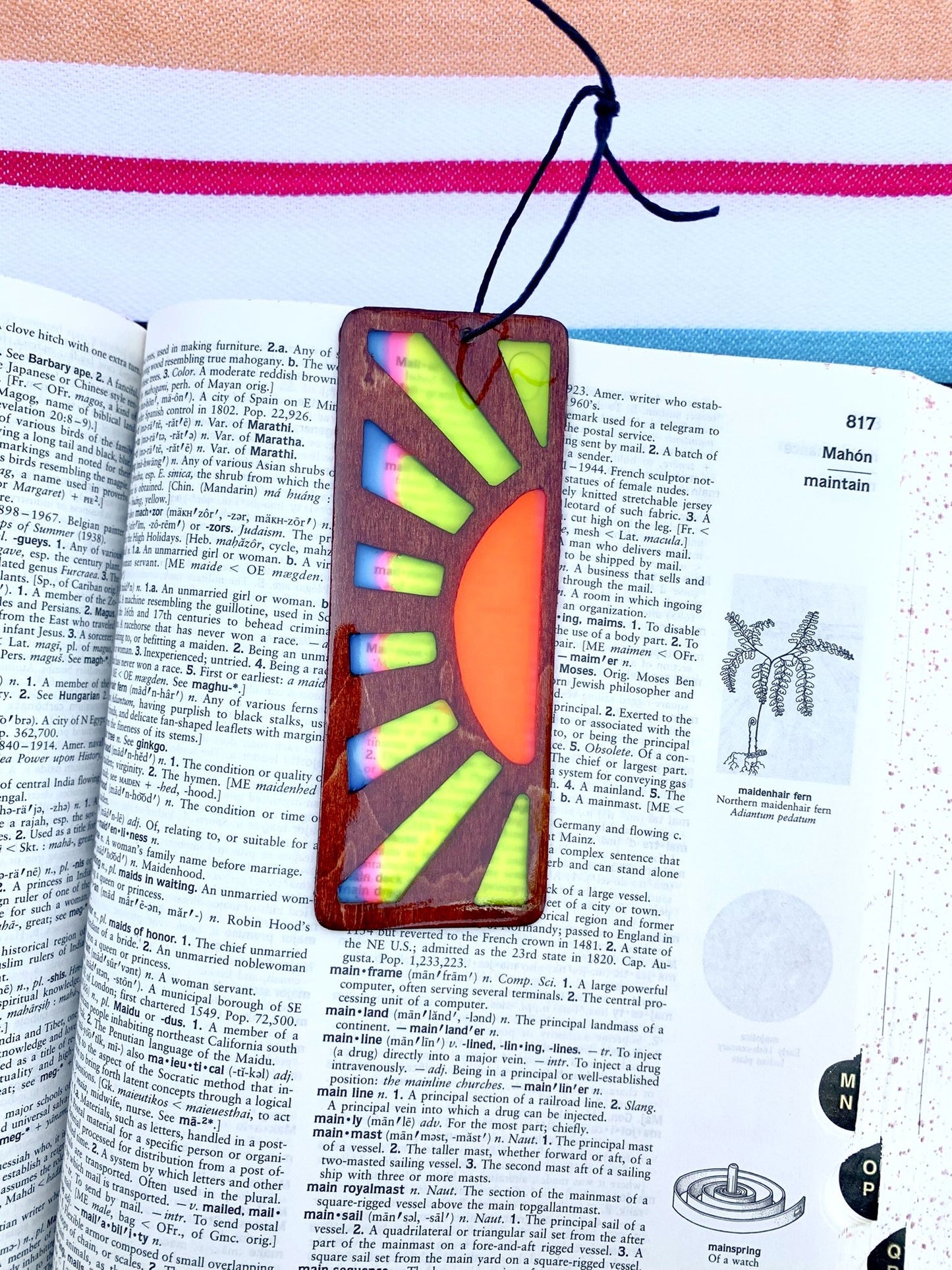 Sunrise Wood & Resin Bookmark - Cognac Pink