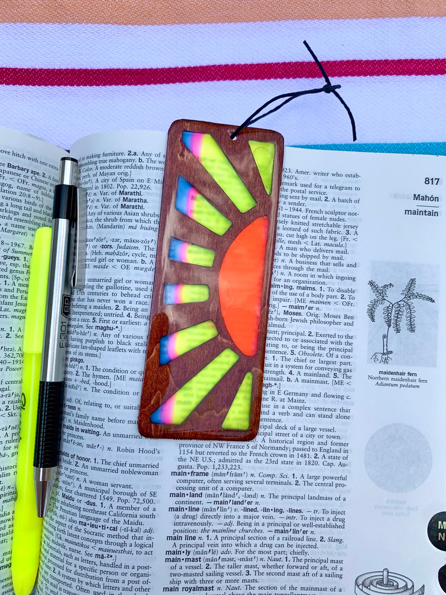 Sunrise Wood & Resin Bookmark - Cognac Pink