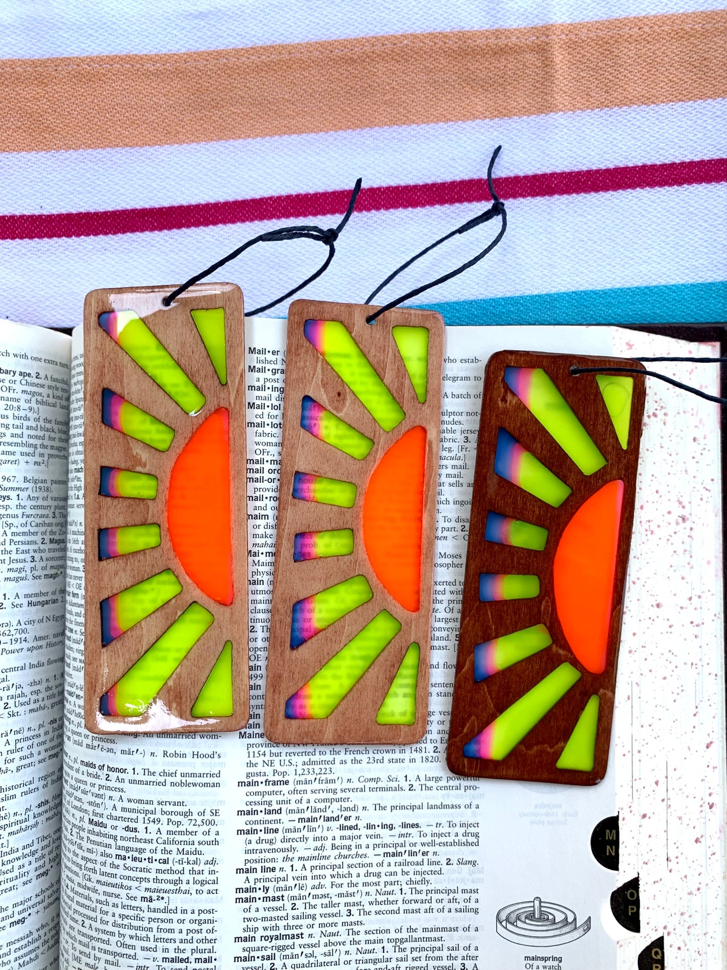 Sunrise Wood & Resin Bookmark - Teak Pink