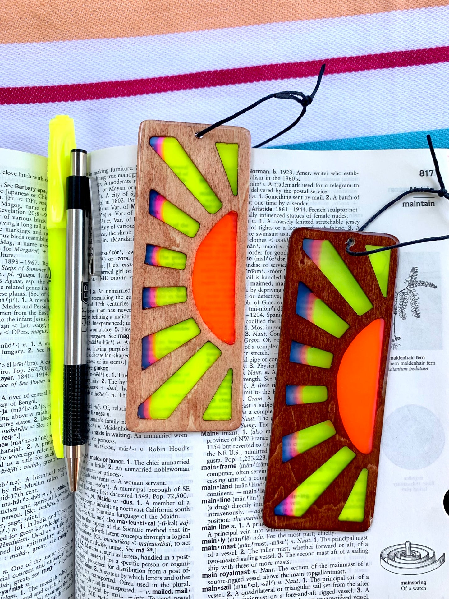 Sunrise Wood & Resin Bookmark - Teak Pink