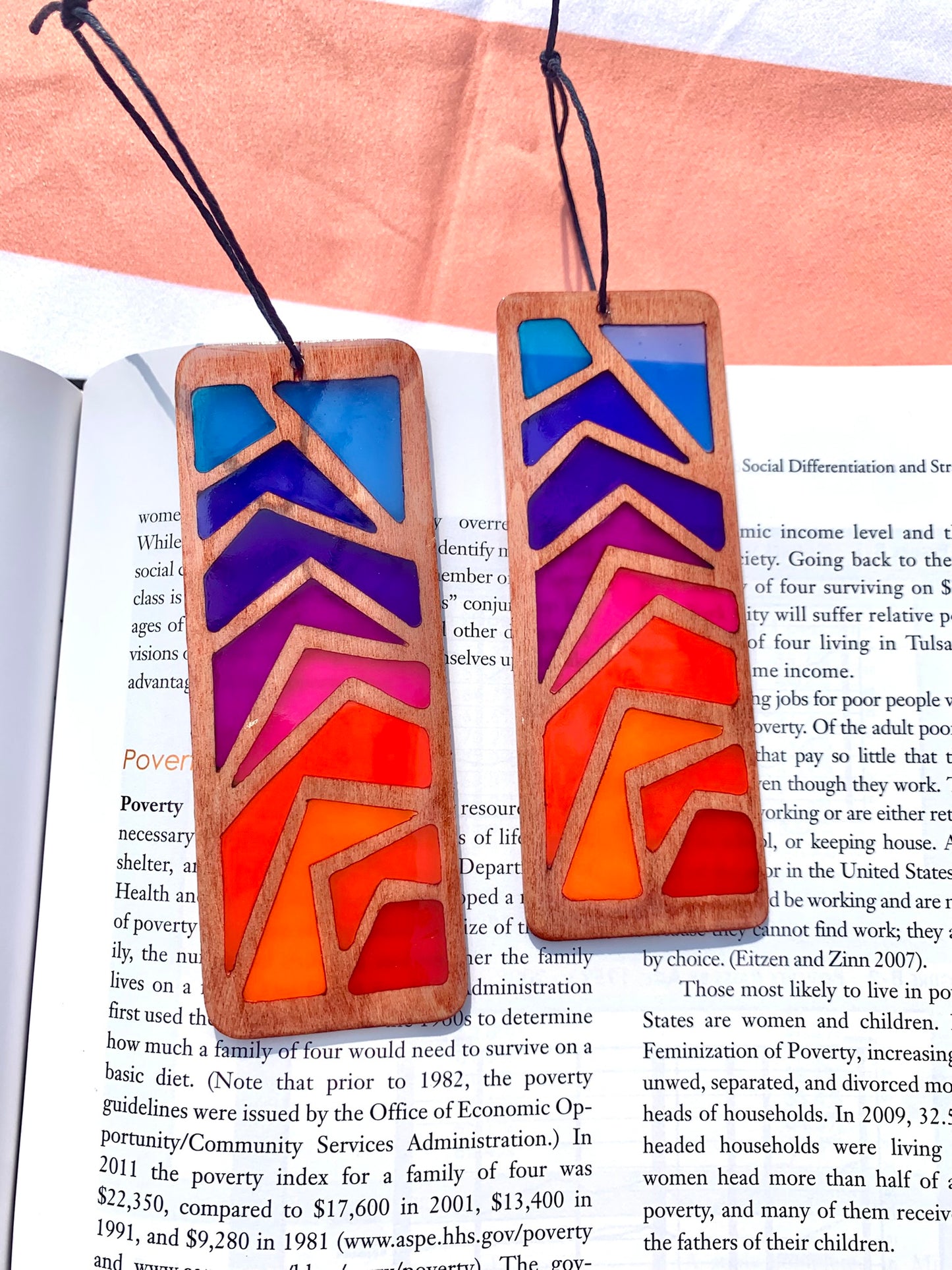 Zigzag Wood & Resin Bookmark - Vivid Teak Sunset