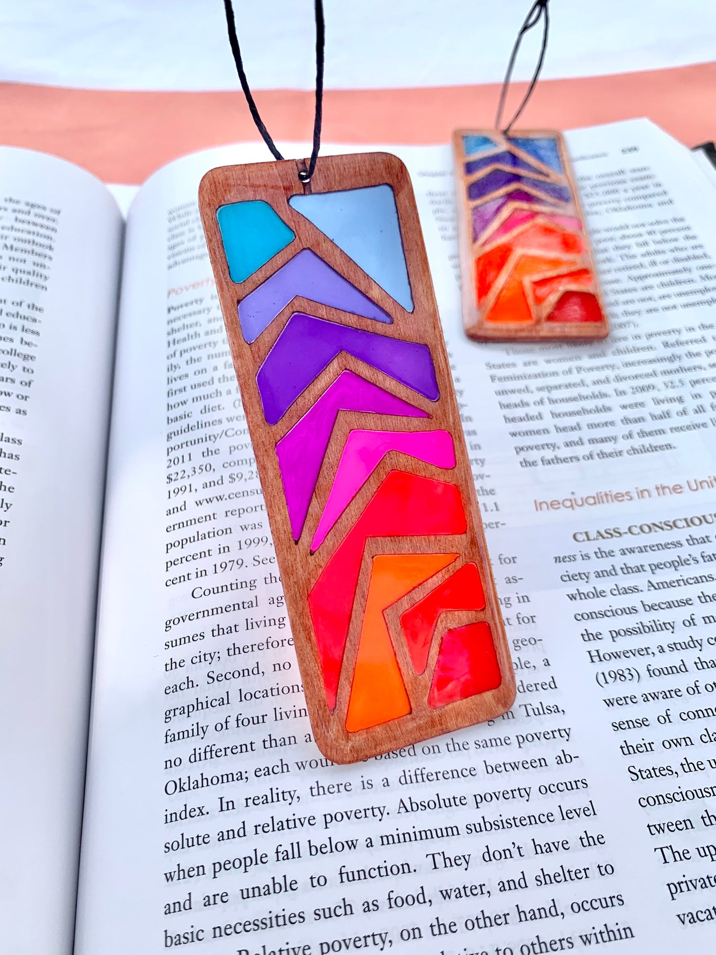 Zigzag Wood & Resin Bookmark - Vivid Teak Sunset