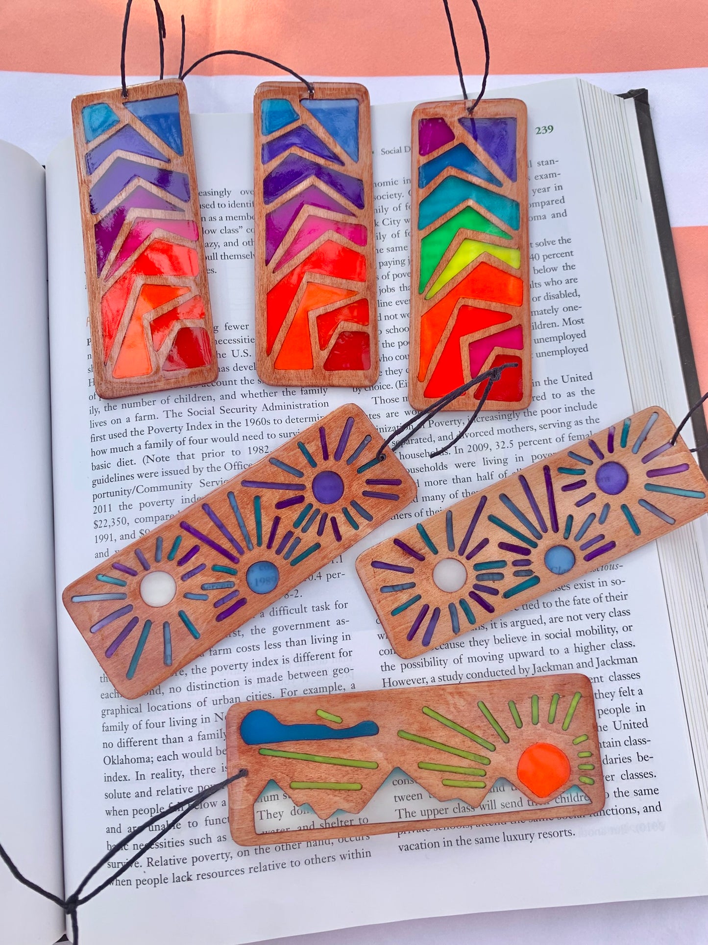 Zigzag Wood & Resin Bookmark - Vivid Teak Sunset