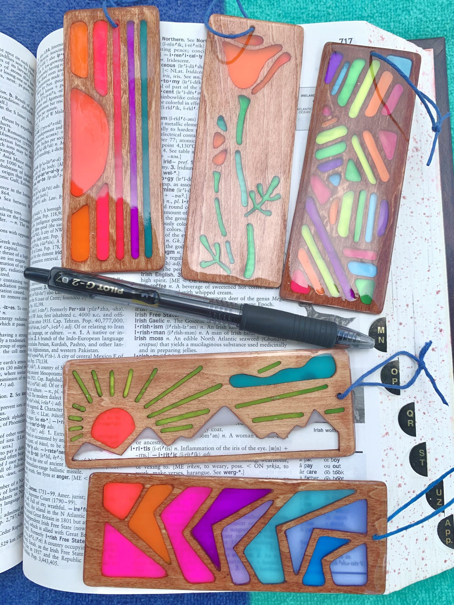 Sunset Vibe Wood & Resin Bookmark - Basswood Blues