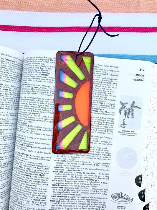 Sunrise Wood & Resin Bookmark - Cognac Pink