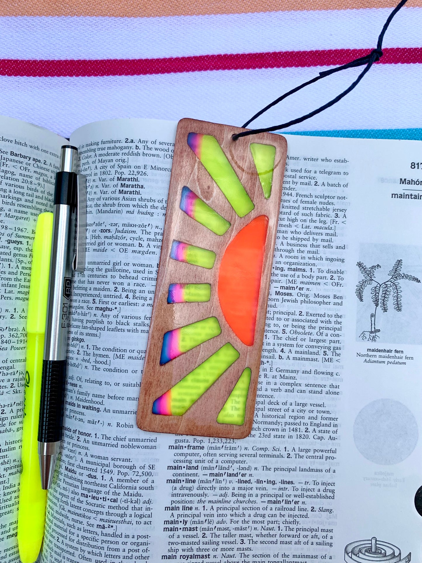 Sunrise Wood & Resin Bookmark - Teak Pink