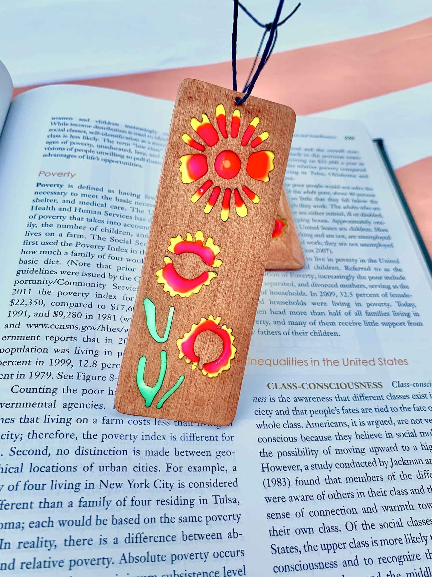 Firewheel Daisy Wood & Resin Bookmark - Teak