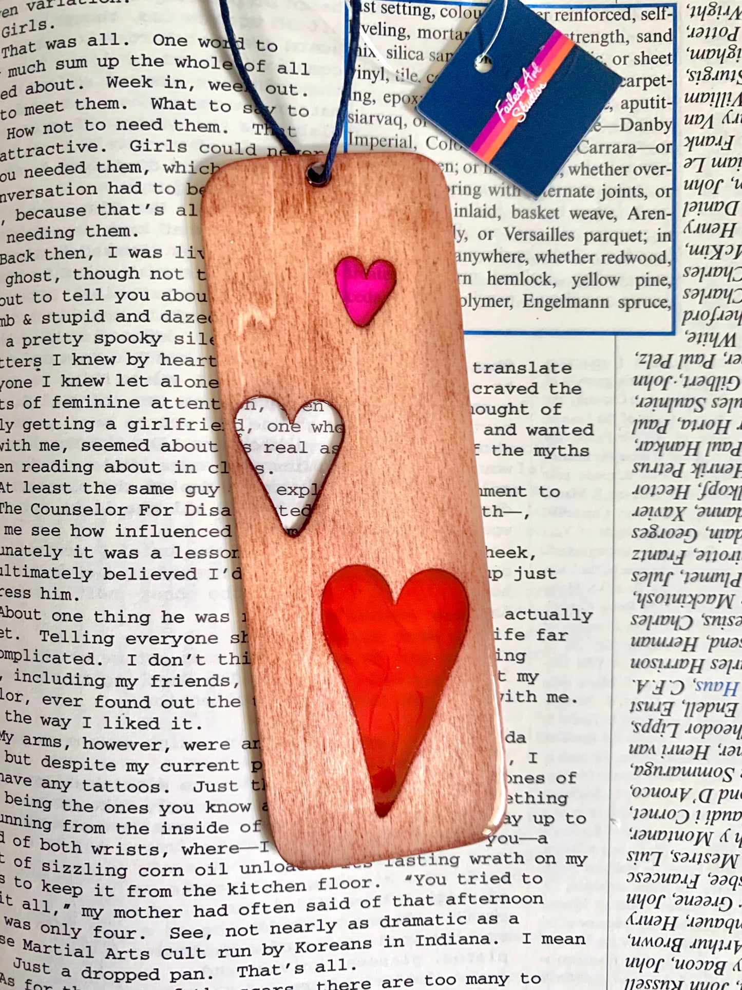 Hearts Wood & Resin Bookmark - Teak