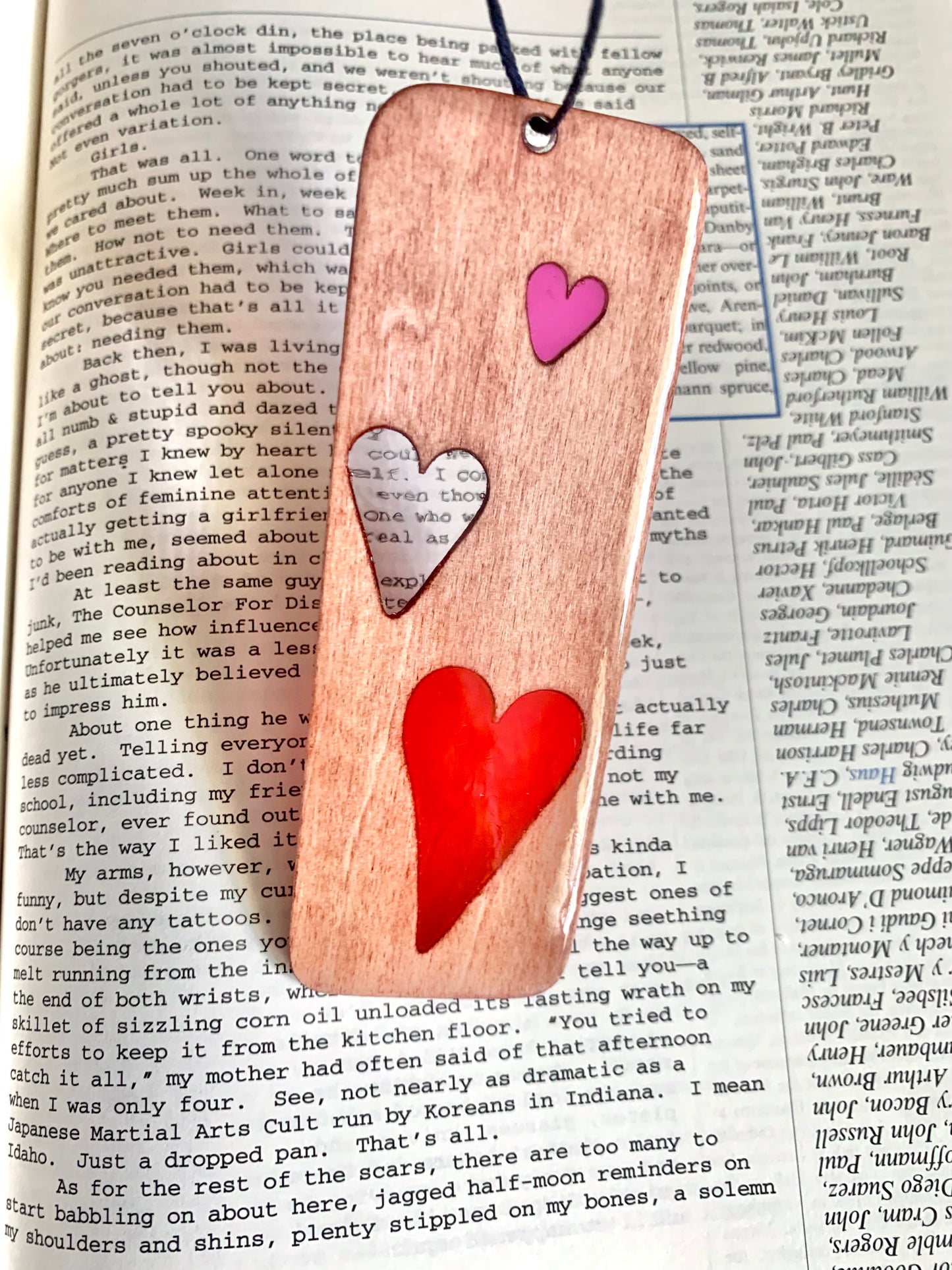 Hearts Wood & Resin Bookmark - Teak